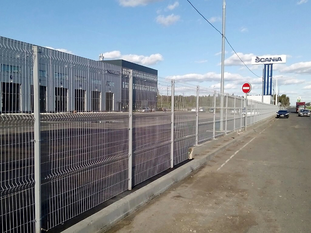 Секция ОПТИМА ЛАЙТ из прутка 3,5 мм, 2535x1730 с ячейкой 55х200 RAL6005 (зеленый)